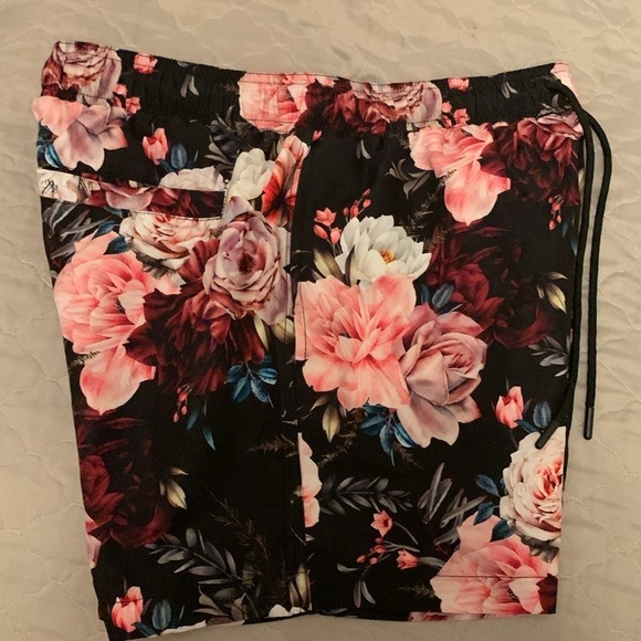 Fashion Nova Mens Swim Trunks Size M. #343 - Picture 4 of 9